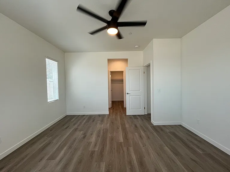 1715 Terrace Hill Dr — Photo 12