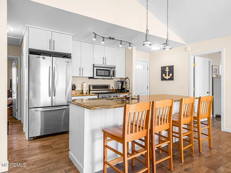 144 Peter Rd — Photo 11