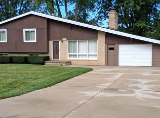 5352 Elmsford Dr, Flint, MI 48532