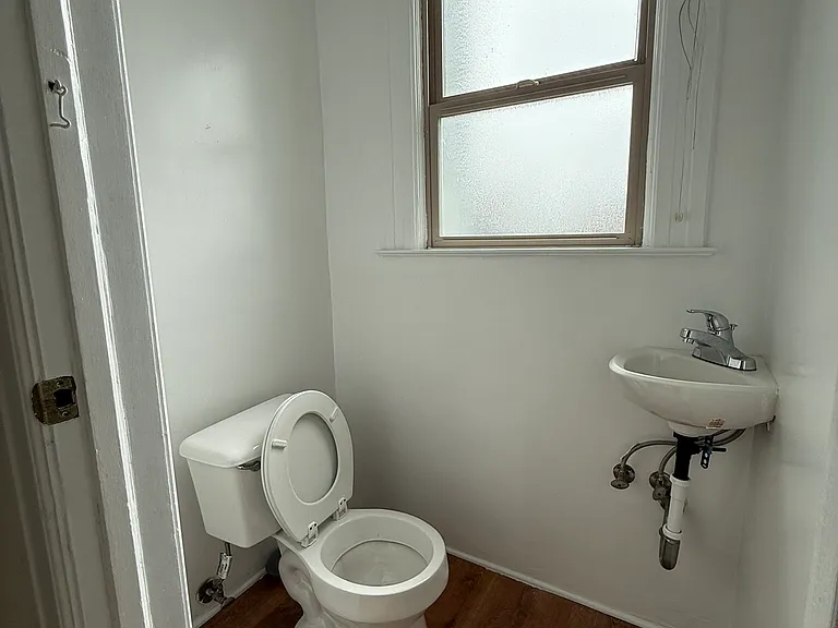 4731 California St — Photo 15