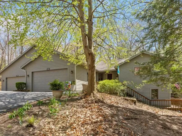10083 Weko Dr, Bridgman, MI 49106