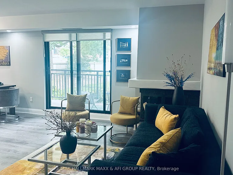 15390 Yonge St #201 — Photo 5