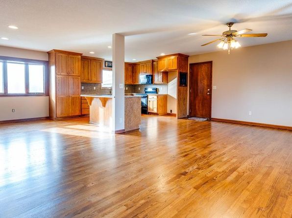 3385 W 183rd St, Stilwell, KS 66085