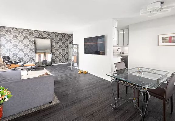 5th image of 180 Park Row #24A
