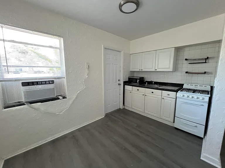 626 S Federal Hwy #8 — Photo 7