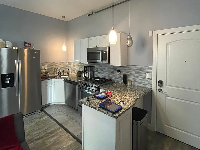 6 Windsor St #1 — Photo 2