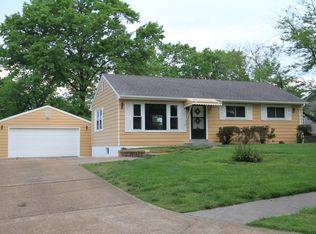 123 Birchwood Dr, Ballwin, MO 63011