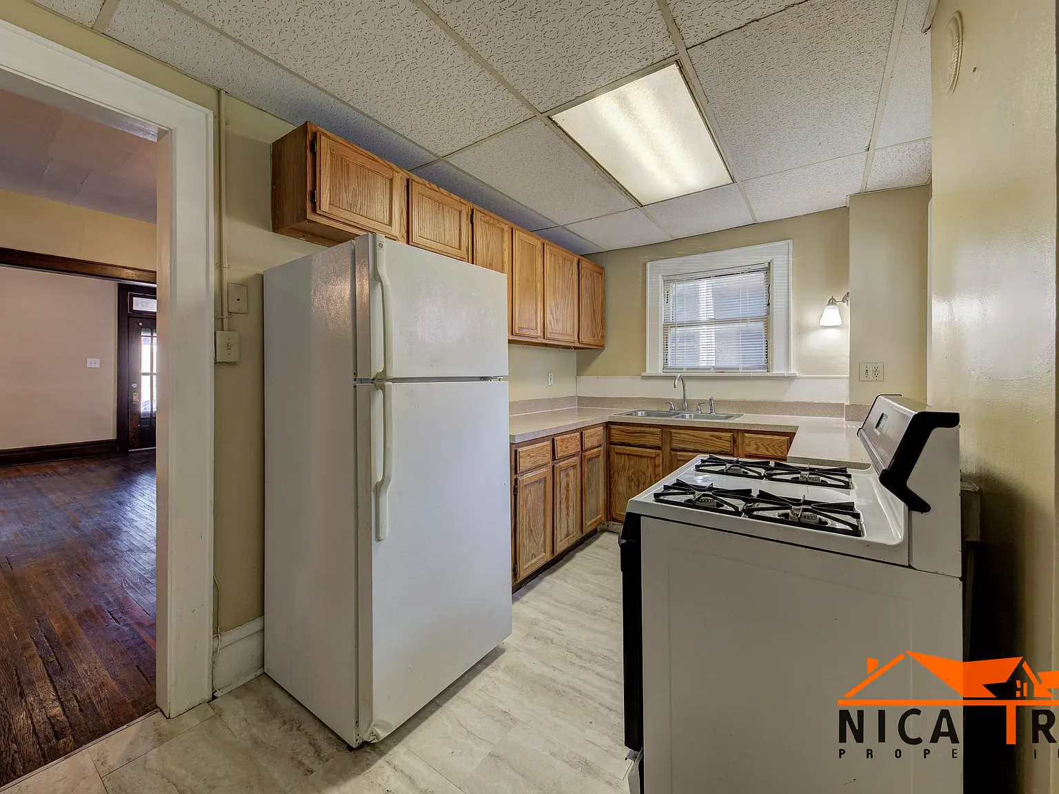 1638 Indianola Avenue - 1640 Indianola Avenue — Photo 4