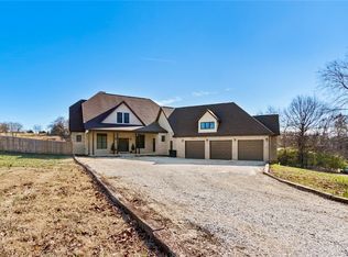 876 N Cato Springs Rd, Fayetteville, AR 72701