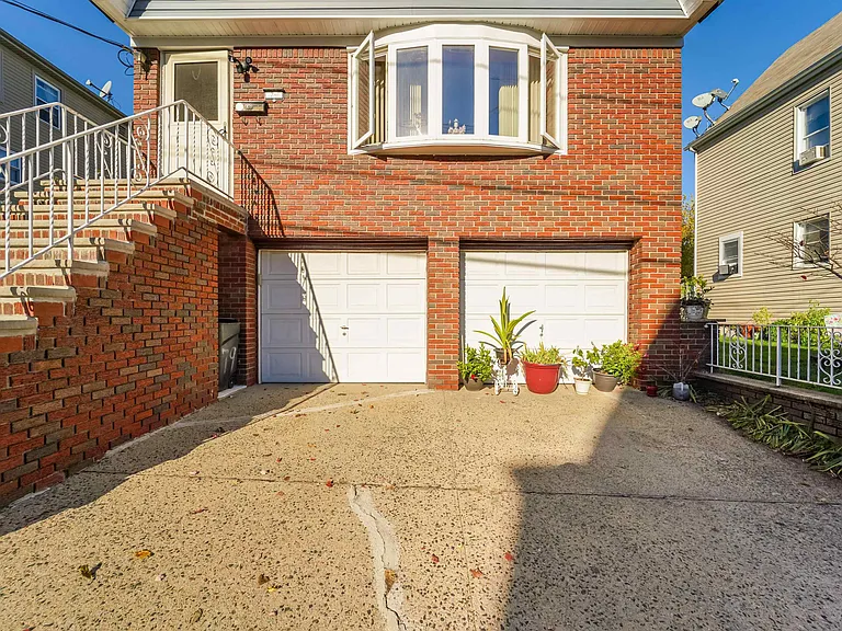 79 Hoyt St #2 — Photo 22