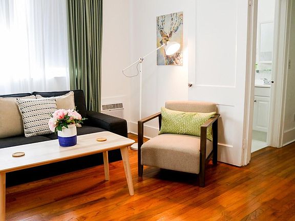 5th image of 223 Phoenetia Ave APT 2