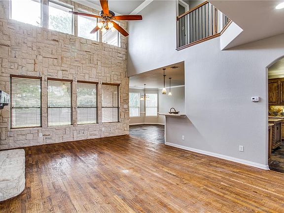 3rd image of 7912 Country Meadow Dr