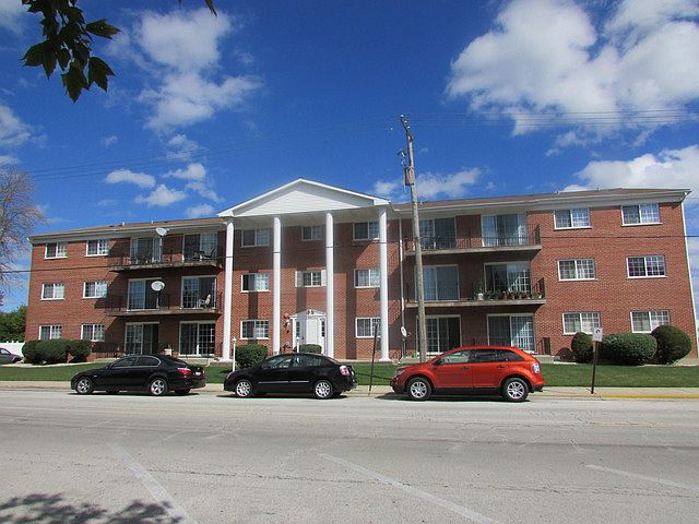 1st image of 9401 Melvina Ave APT A4