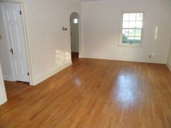 3rd image of 723 Peter Ave