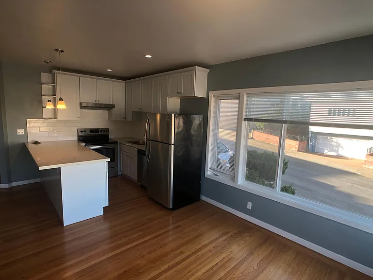 3 Anzavista Ave — Photo 1