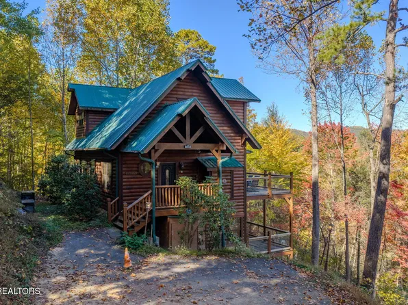 1226 Serenity Ln, Sevierville, TN 37876
