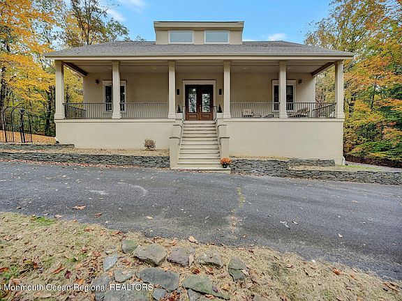 2nd image of 4 Laurel Hill Lane
