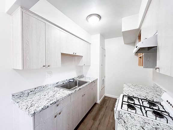 2nd image of 525 W Alpine St APT A