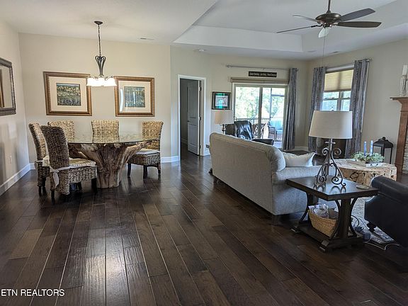 3rd image of 264 Holly Tree Dr