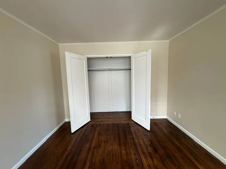 820 Winchester Dr — Photo 5
