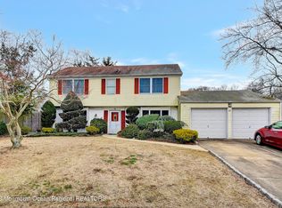 10 Crystal Pl, Aberdeen, NJ 07747