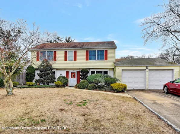 10 Crystal Place, Aberdeen, NJ 07747