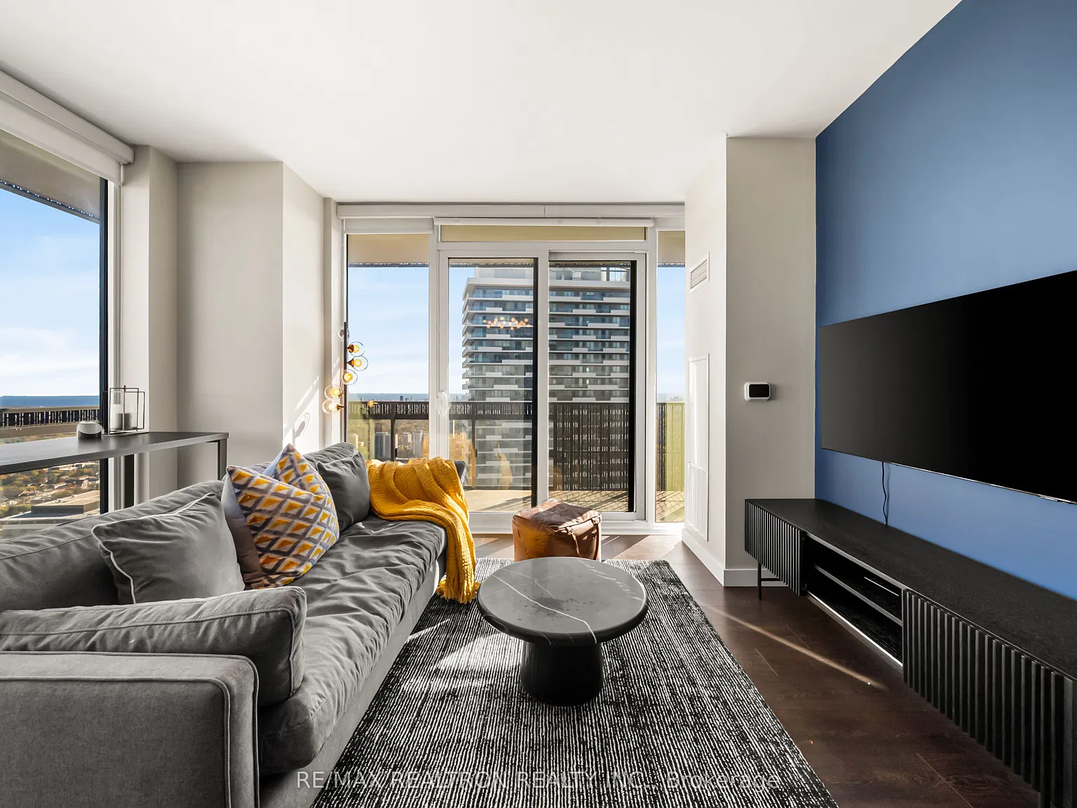 3 bed, $3,300 — Photo 4
