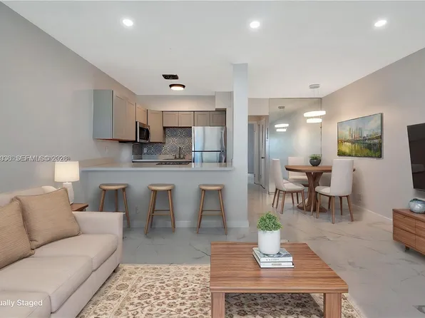 820 SW 11th Ave APT 14B, Hallandale, FL 33009