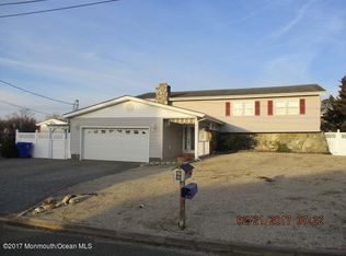 6 Homewood Dr, Brick, NJ 08723