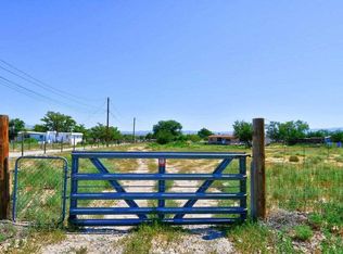 6930B Ray Hl SW, Albuquerque, NM 87121