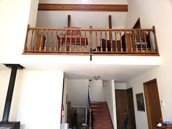 3rd image of 164 Hocker Meadow Rd