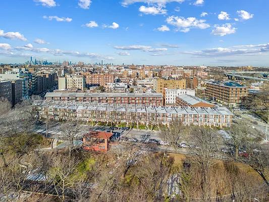 Sold by REMAX Elite | media 26