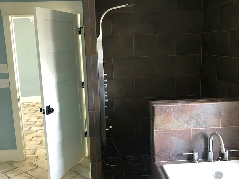 461 Silver Ln — Photo 13
