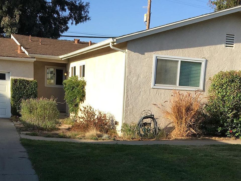 Front of house listing photo.