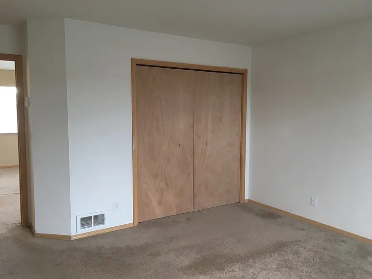 2310 SW 23rd St — Photo 6