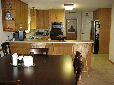 5th image of 235 Lee Road 637