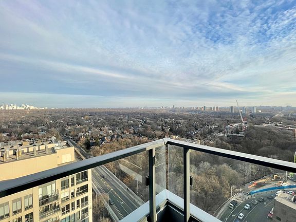3rd image of 395 Bloor St #8