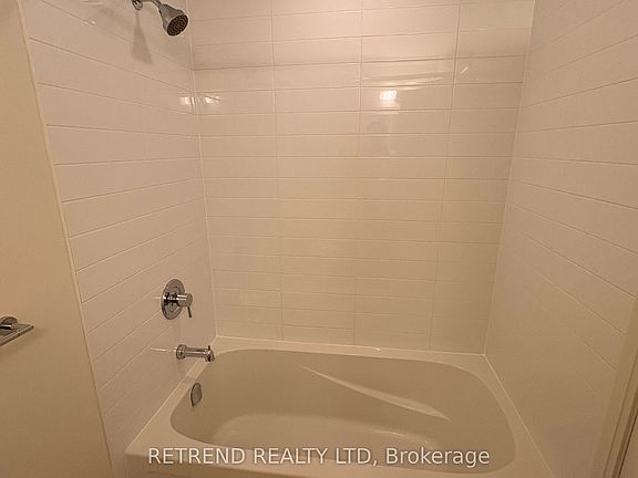 4th image of 30 Roehampton Ave #802