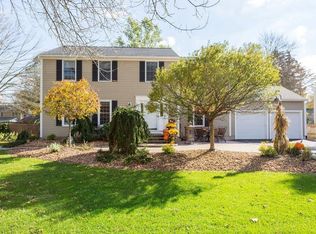 7352 Westgate Ln, Liverpool, NY 13090