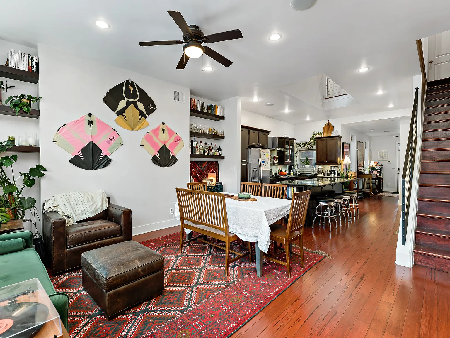 3 bed, 2.5 bath, 1685 sqft, $3,500 — Photo 3