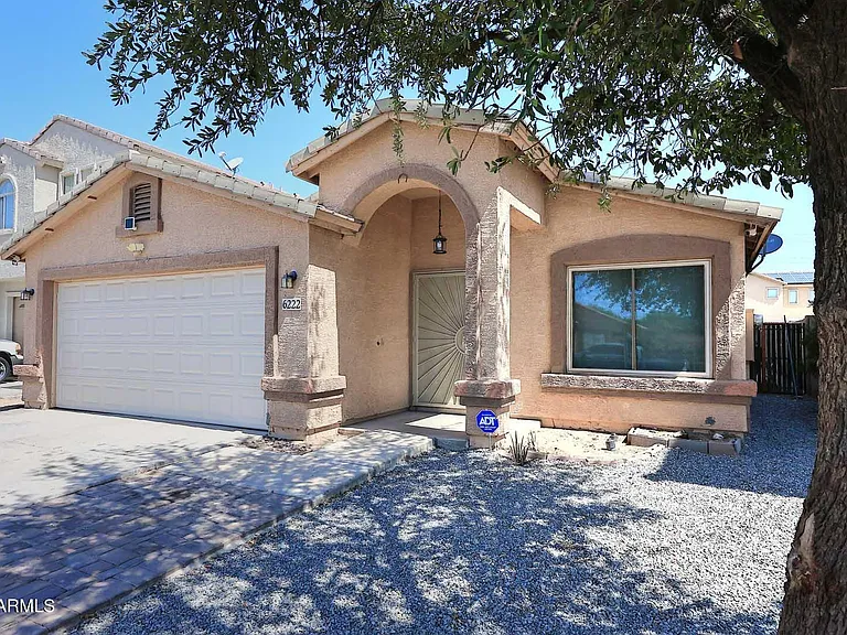 6222 W Warner St — Photo 2