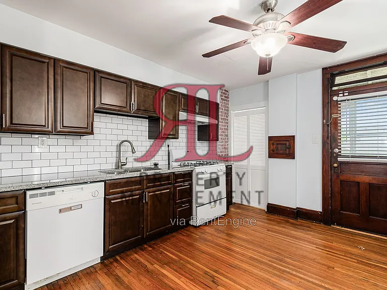 247 E Jenkins Ave — Photo 6