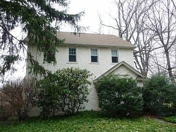 2nd image of 713 Munro Ave