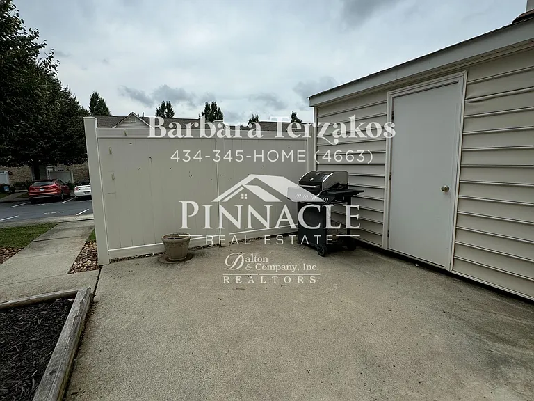 225 Portico St — Photo 21