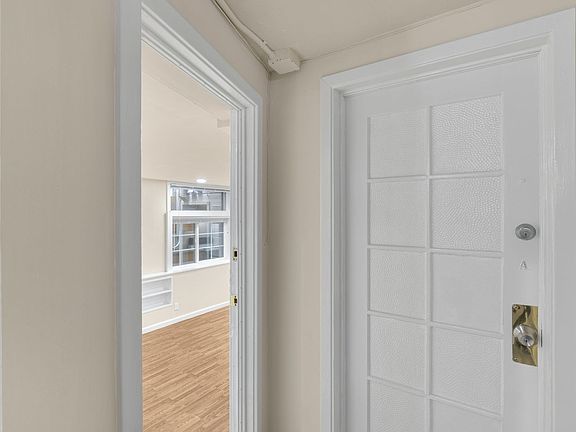 2nd image of 1506 Lombard St #B