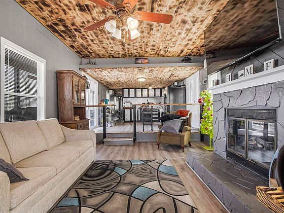 3rd image of 1795 R Whittaker Rd