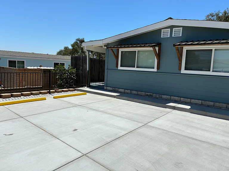 231 Chaparral Ln — Photo 3