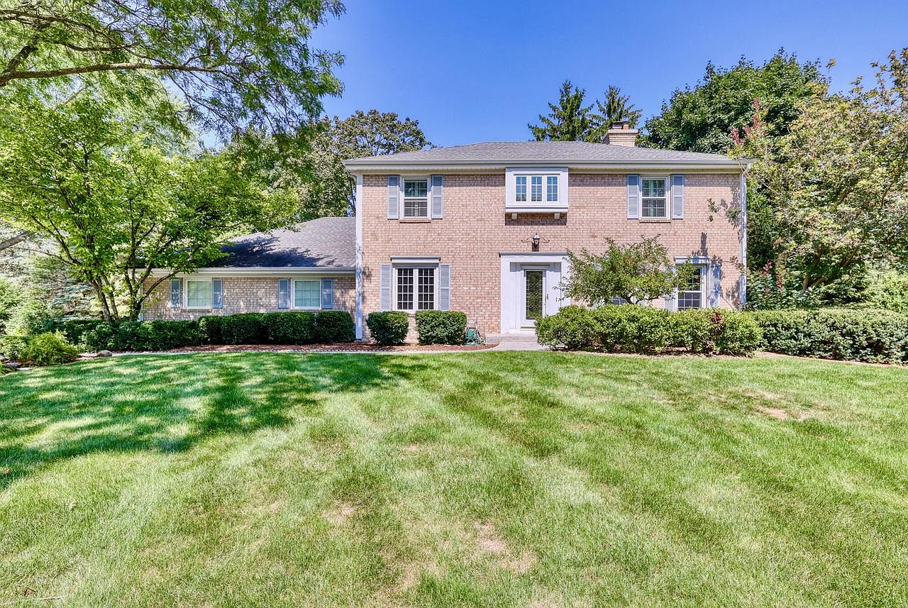 2285 La Fontaine COURT, Brookfield, WI 53045 Zillow