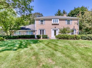 2285 La Fontaine Ct, Brookfield, WI 53045