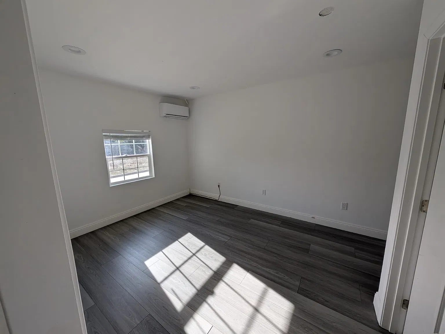 3 bed, 1350 sqft, $3,500 — Photo 4